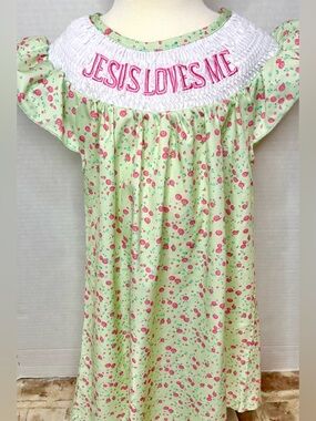 Toddler Girls Smocked “Jesus Loves Me” Dress size 3-4Y Green/Pink Floral